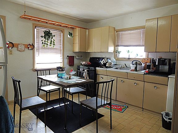 5th image of 406 Dixon St