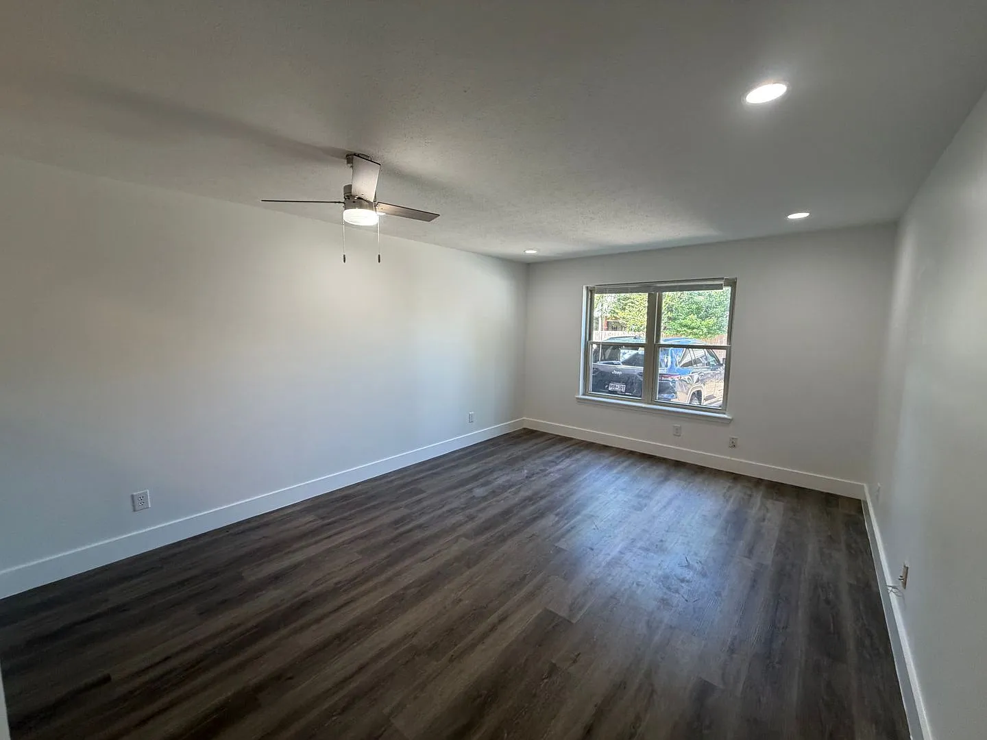 1400 Lake Avenue — Photo 4