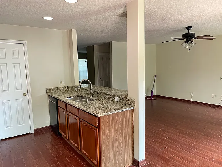 15652 Galbi Dr — Photo 9