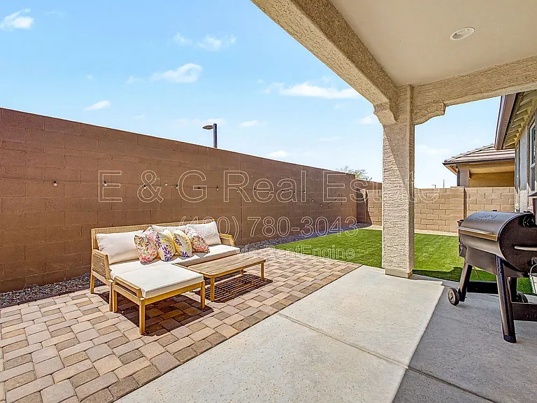 5816 N 90th Dr — Photo 23