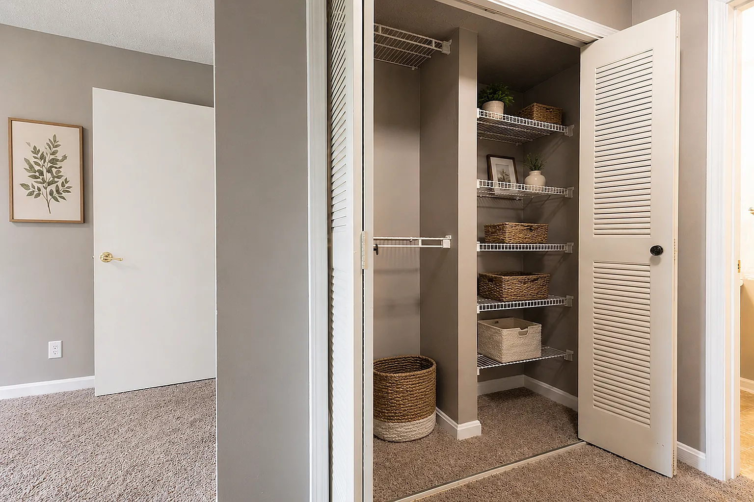 Lakeview Apartments — Photo 2