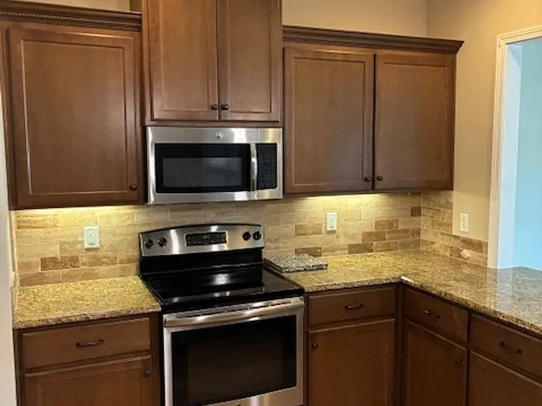 102 Miller Ct — Photo 12