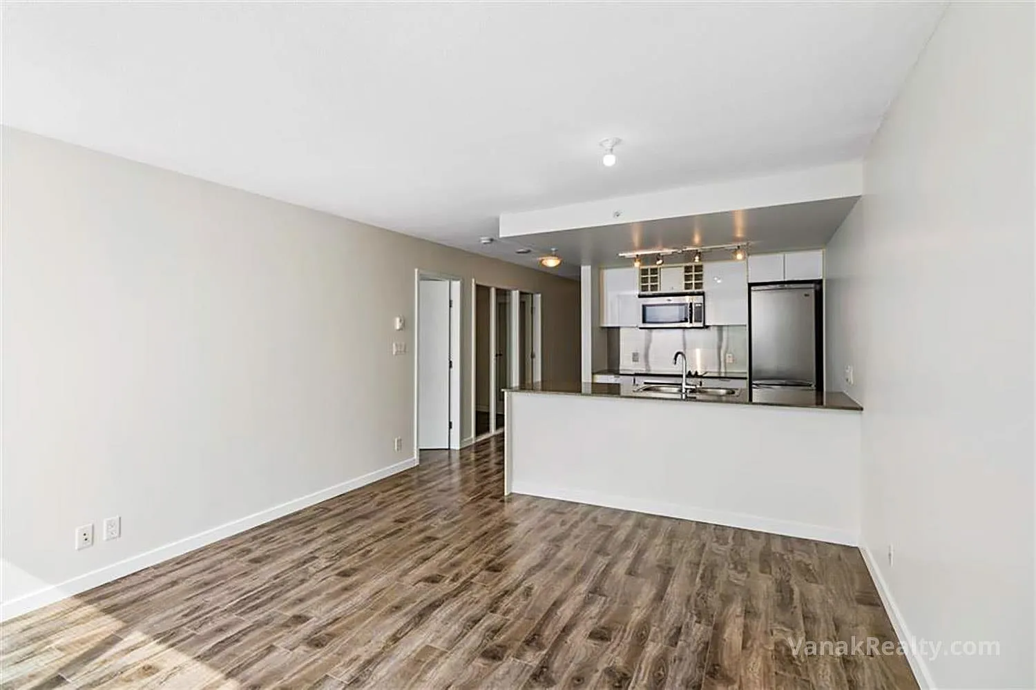 1 bed, 725 sqft, $3,490 — Photo 3