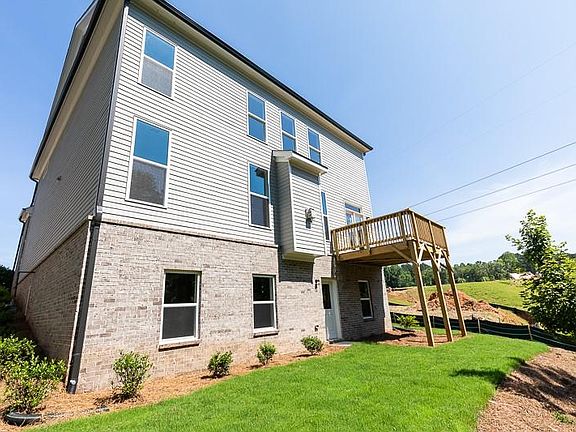 2nd image of 520 Walden Glen Ln