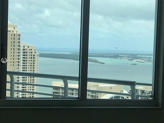 5th image of 325 Biscayne Blvd #4319