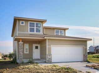 18082 Prestwick Ave, Omaha, NE 68136