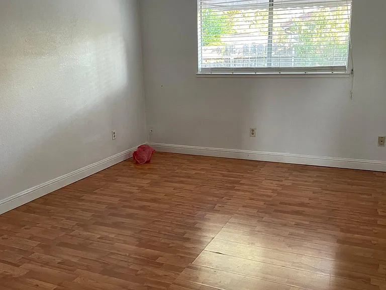 8432 Tam O Shanter Dr — Photo 2