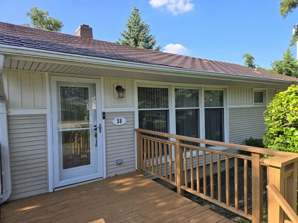 58 E 55th St, Westmont, IL 60559