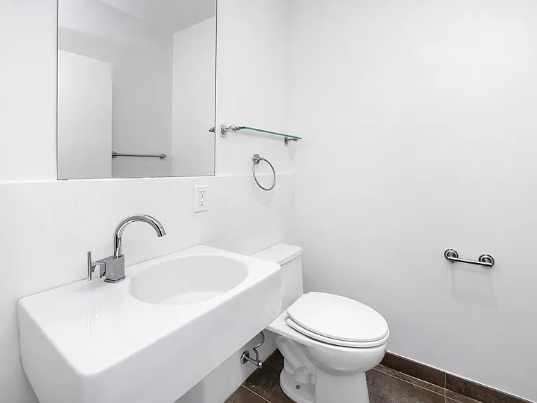 125 W 22nd St #1B — Photo 9