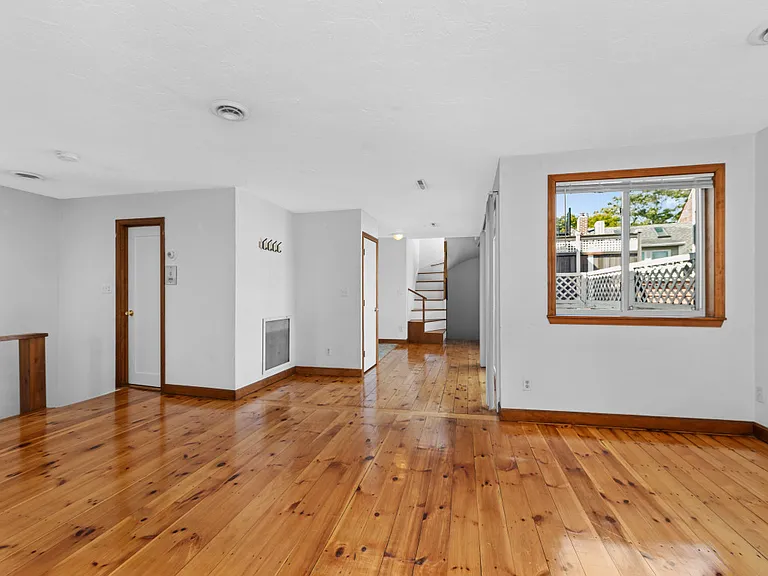 32 Prospect St #3 — Photo 2