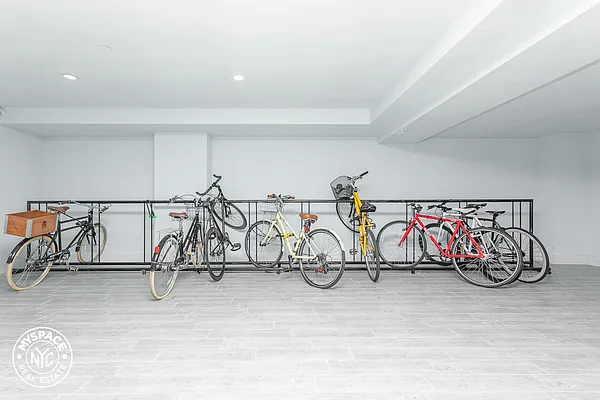 Rented by MySpaceNYC | media 15