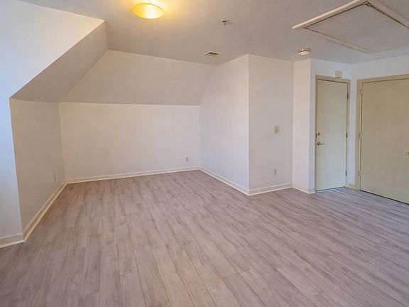 2nd image of 112 N Fairmount St Floor 3