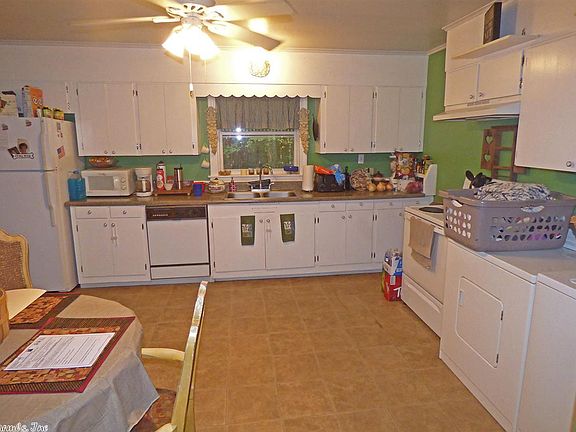 3rd image of 159 E Lakeshore Dr