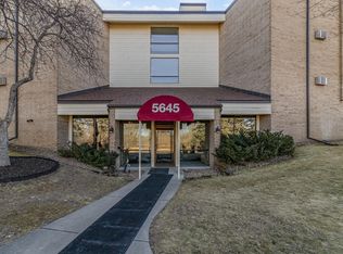5645 Green Circle Dr APT 209, Minnetonka, MN 55343