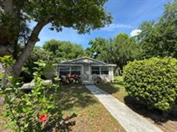 311 N Bloxham Ave, Tavares, FL 32778