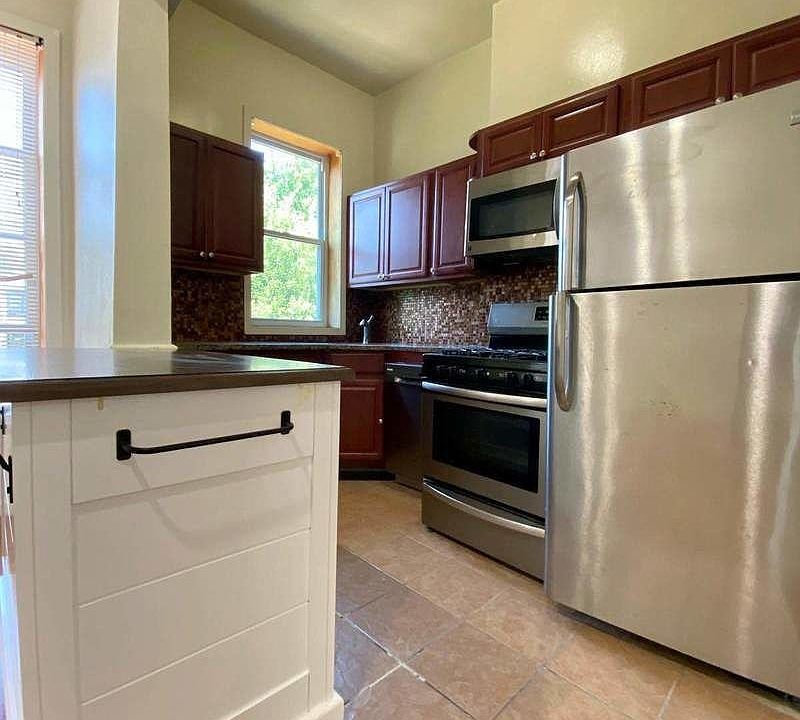 1st image of 217 Chauncey St #2