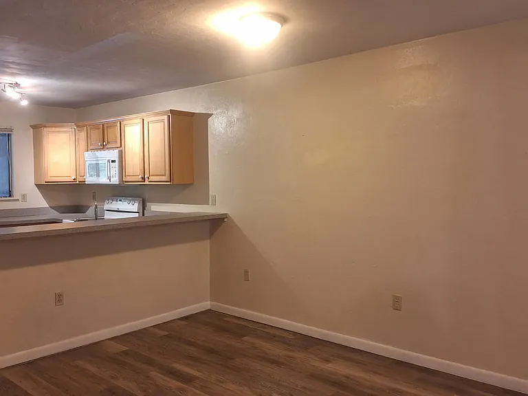 77 SE 16th Ave #B201 — Photo 8