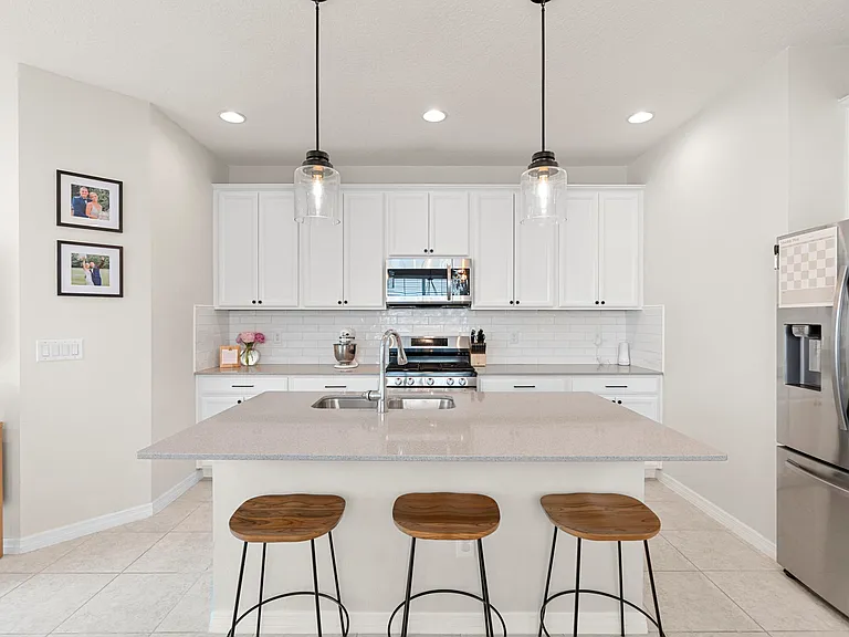 6320 Goldcoast Ave — Photo 2
