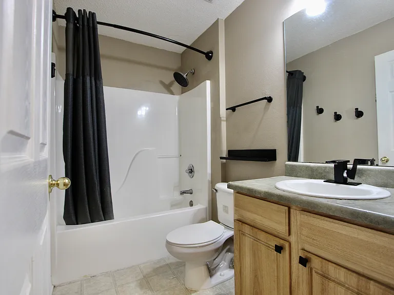 220 Tiffot Ct — Photo 15