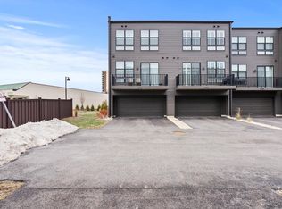 343 Summit Cir #343, Lombard, IL 60148