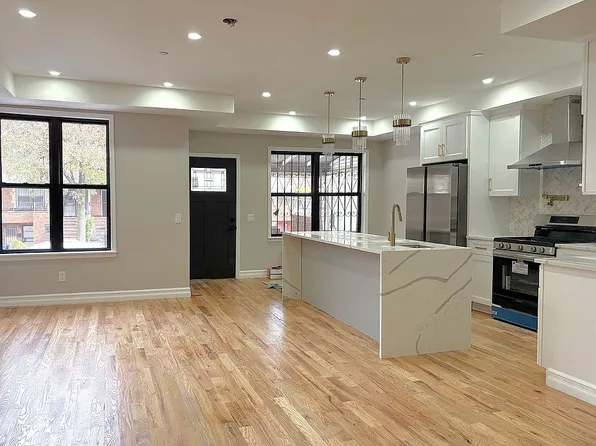 26 E 55th St, Brooklyn, NY 11203