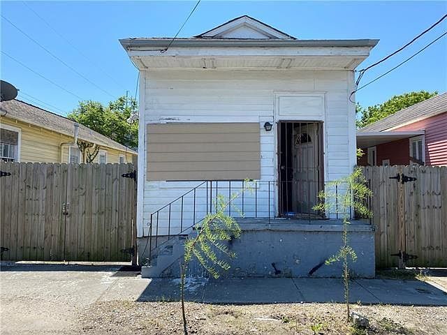 1st image of 2622 N Villere St