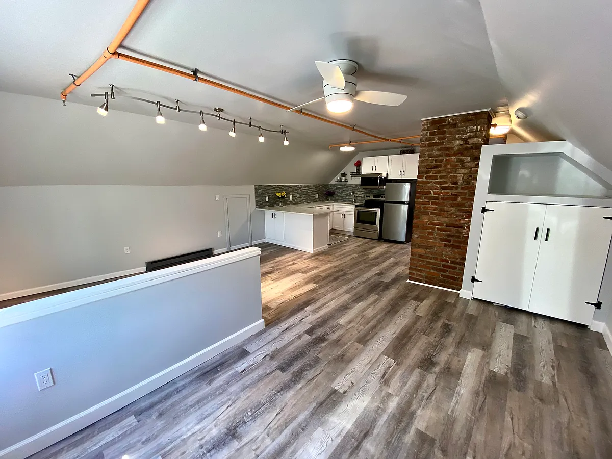 Building Photo - 23 Lagrange Ave #2
