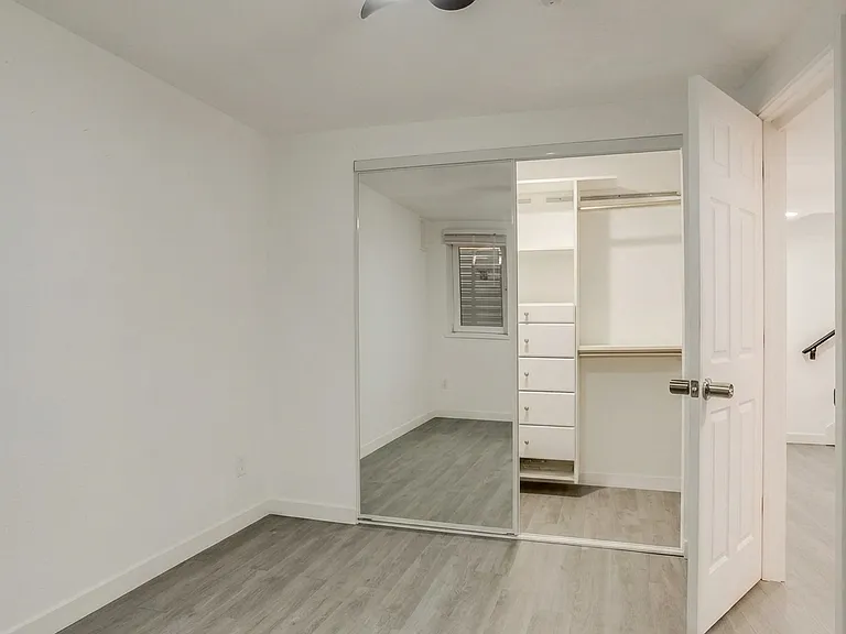 11646 Lincoln St — Photo 13