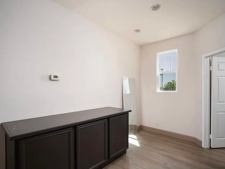 6107 Shasta Daisy Way — Photo 18
