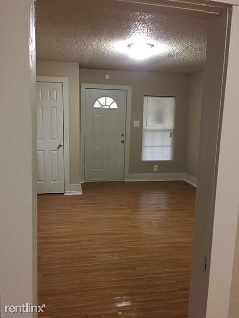 1622 Caldwell Living Room