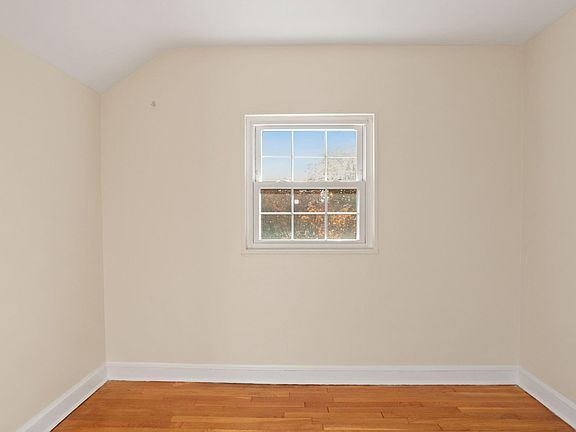 2nd image of 111 N Park Dr