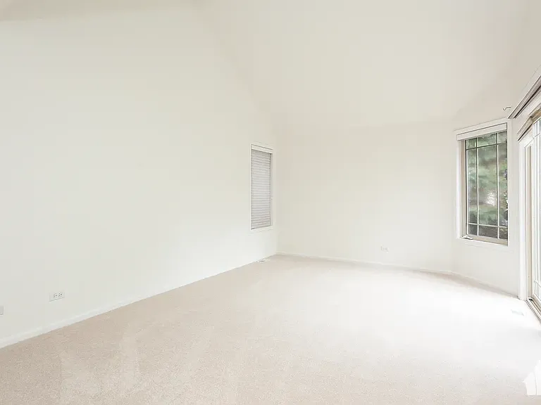 1451 N Milwaukee Ave — Photo 16