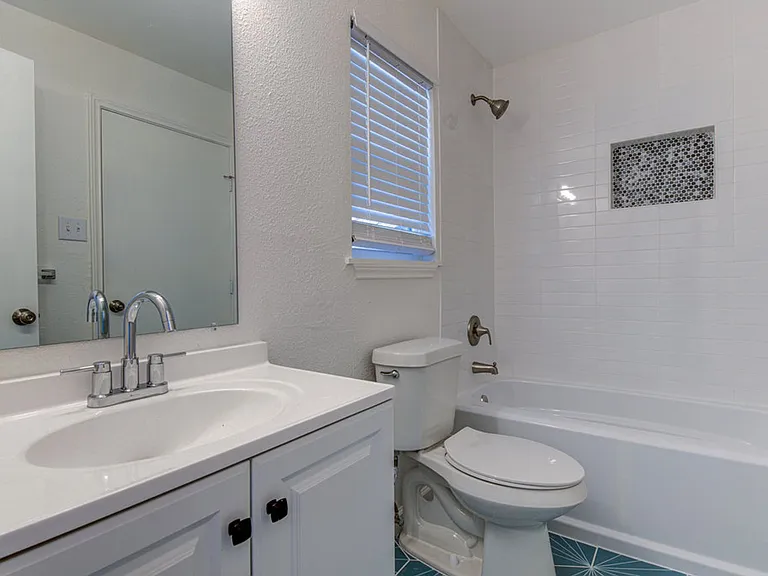 5706 Gloucester Ln — Photo 11