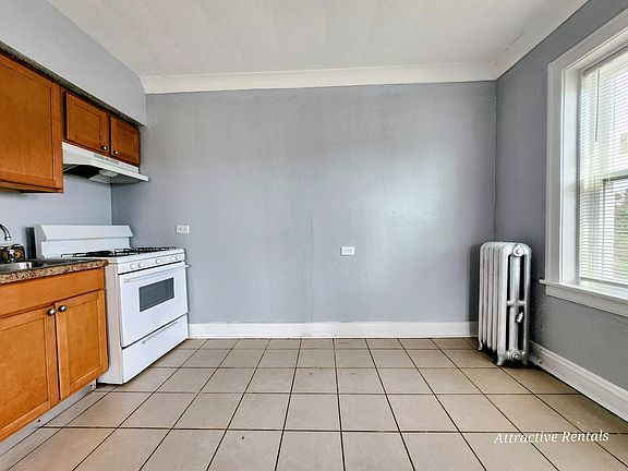 4th image of 9453 S Loomis St APT 305
