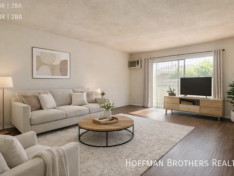 1036 S Wooster St #5 — Photo 2