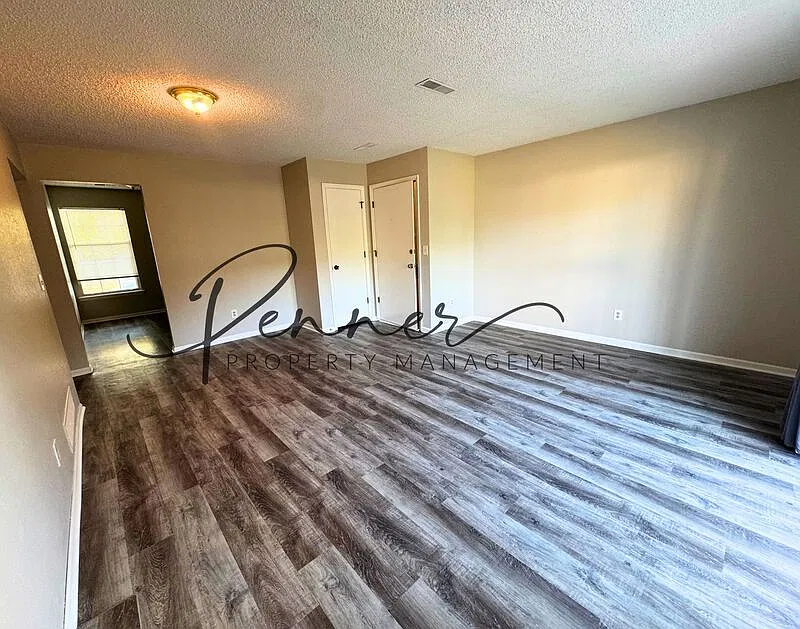 2 bed, 1.0 bath, 1080 sqft, $1,150 — Photo 3