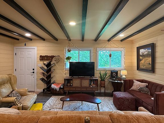 5th image of 124 Oakridge Dr