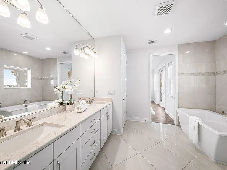 457 Marquesa Cir — Photo 12