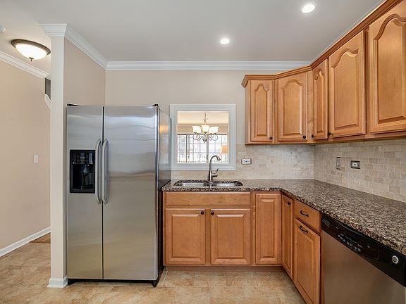 5th image of 1594 N Saint Marks Pl