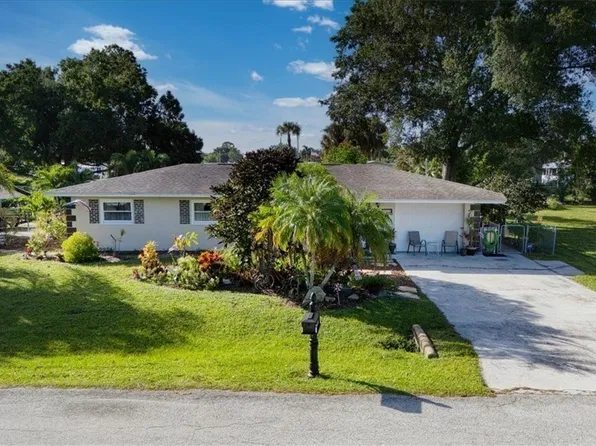 369 Lakeview Dr, North Fort Myers, FL 33917