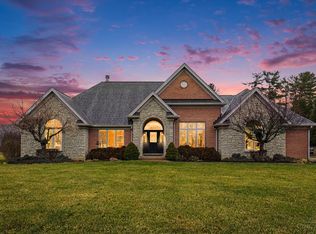 42 Shepherds Run Dr, Loveland, OH 45140