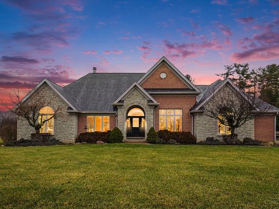 42 Shepherds Run Dr, Loveland, OH 45140