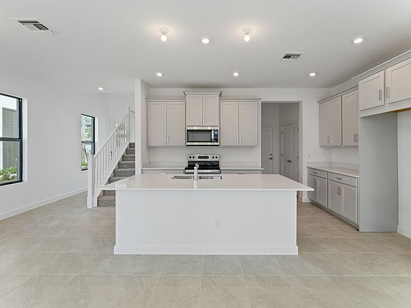 3rd image of 14098 SW Thorens Drive