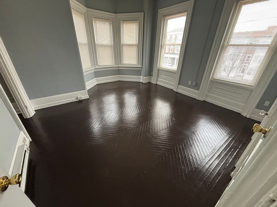 1st image of 811 W Main St APT 3