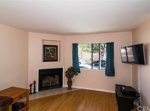 4th image of 535 E Cedar Ave Unit B