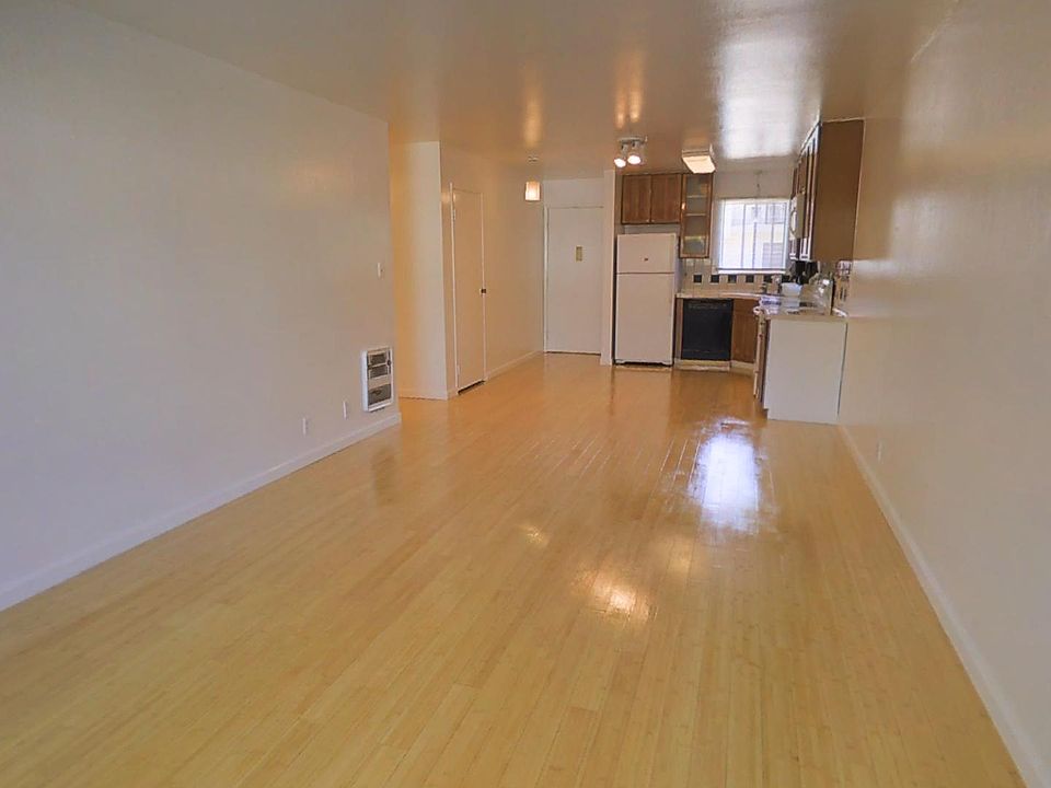 1st image of 325 Kitty Hawk Rd Unit 207