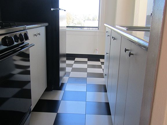 5th image of 346 N Vermont Ave APT 305