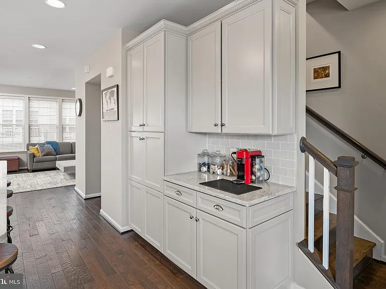 1310 Jackson St #1 — Photo 5