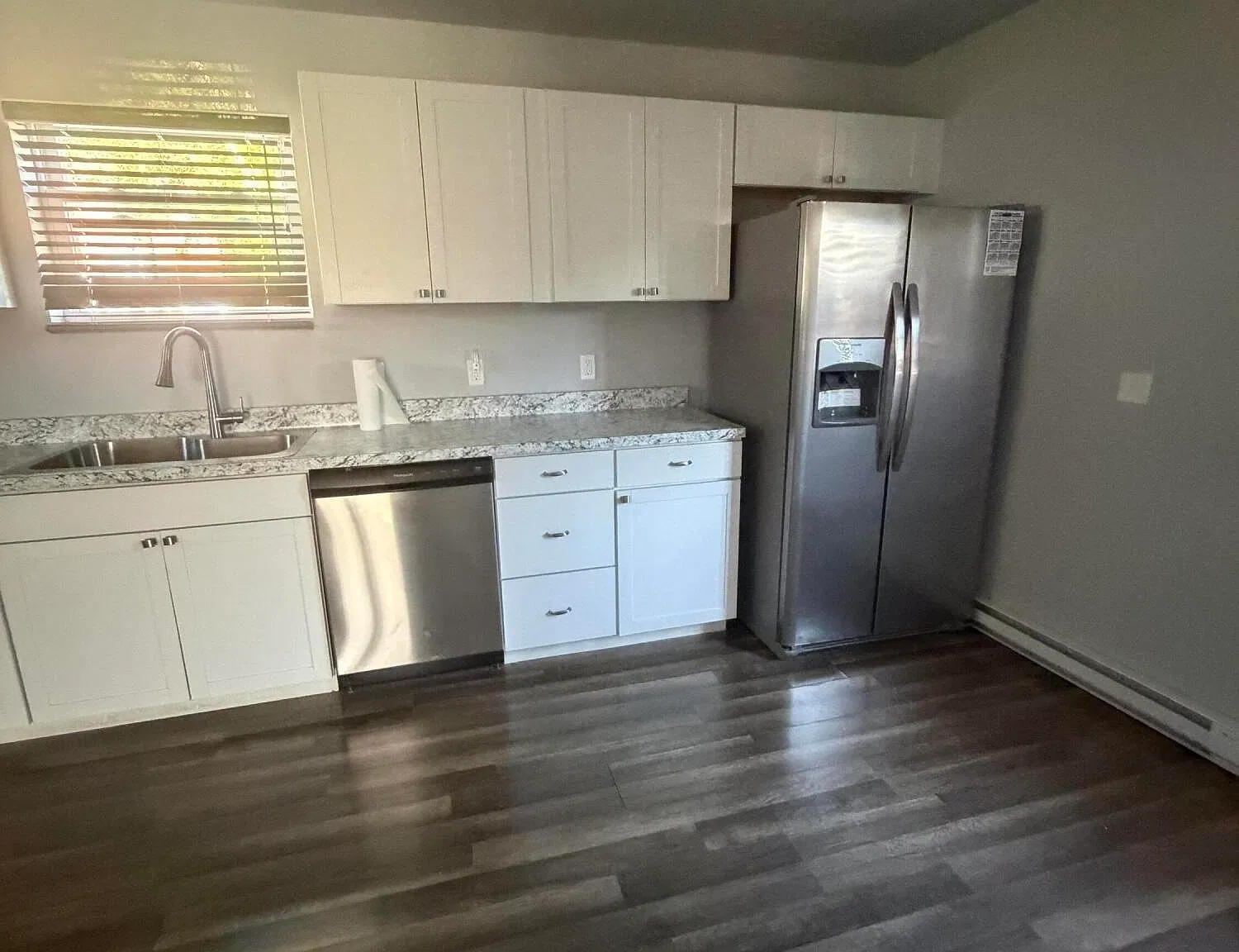 3 bed, 2.5 bath, 1501 sqft, $2,400 — Photo 4