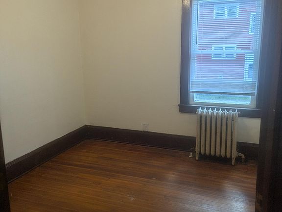 3rd image of 10 Burkhard Pl APT 2